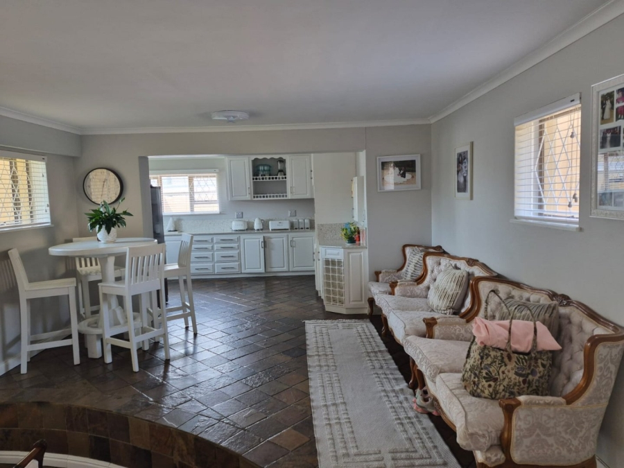 4 Bedroom Property for Sale in Blue Bend Eastern Cape